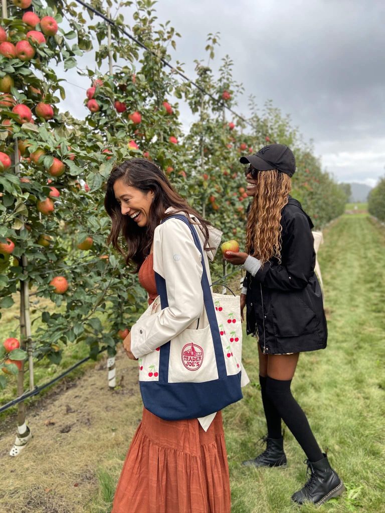 women-seattle-fall-outfits-tfemale-ravel-blog
