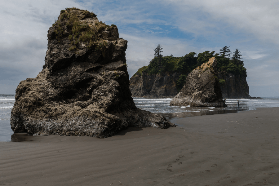 things-to-do-in-the-olympic-peninsula-ruby-beach-olympic-peninsula-washington-girl-go-travel-the-world (2)