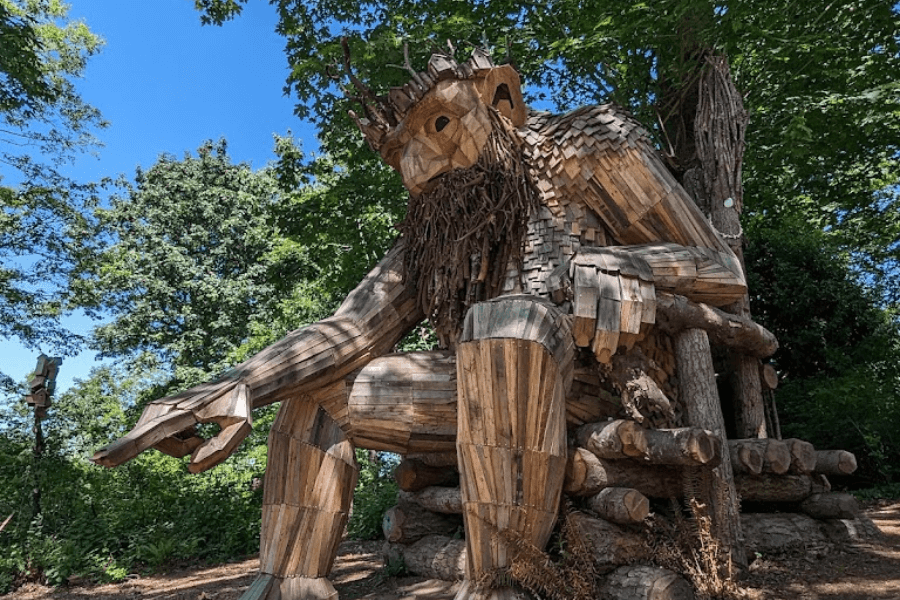 vashon-island-thomas-dambo-troll-in-forest