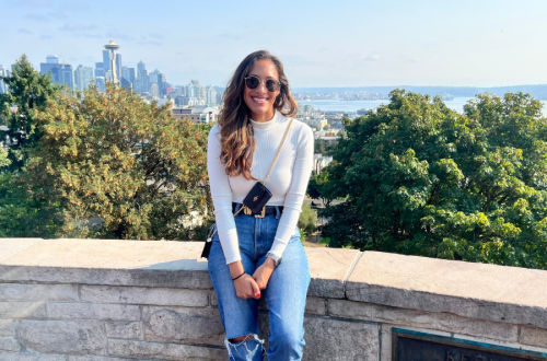girl in front of seattle skyline at kerry park